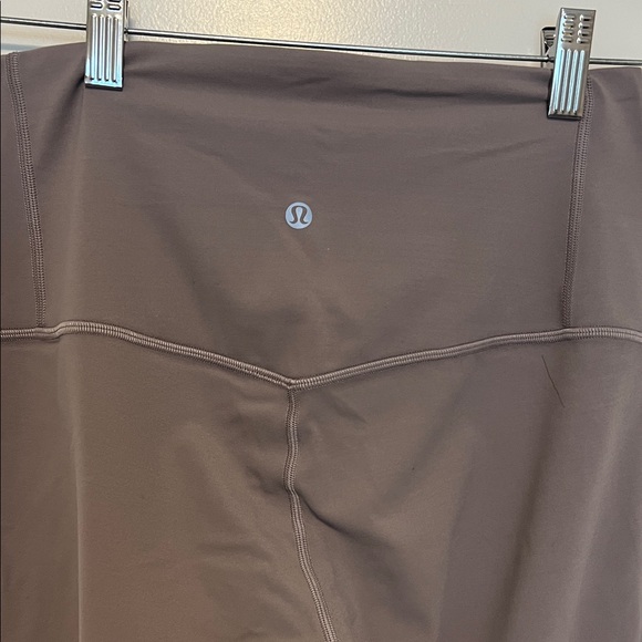 lululemon athletica Deep Purple Cropped Leggings - Picture 3 of 5